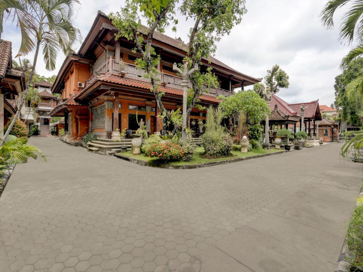 Super Oyo 3261 Hotel Ratu Denpasar Esterno foto