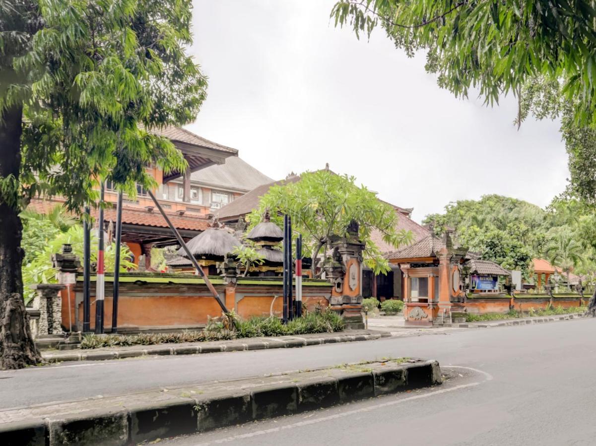 Super Oyo 3261 Hotel Ratu Denpasar Esterno foto
